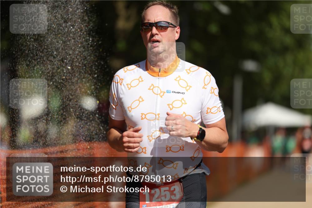 07.09.2025 - 19. Norderstedt Triathlon Michael Strokosch http://msf.ph/oto/8795013 07.09.2025 12:15:34 Laufen 807, 1253, 1305, 1315, 1358 meine-sportfotos.de