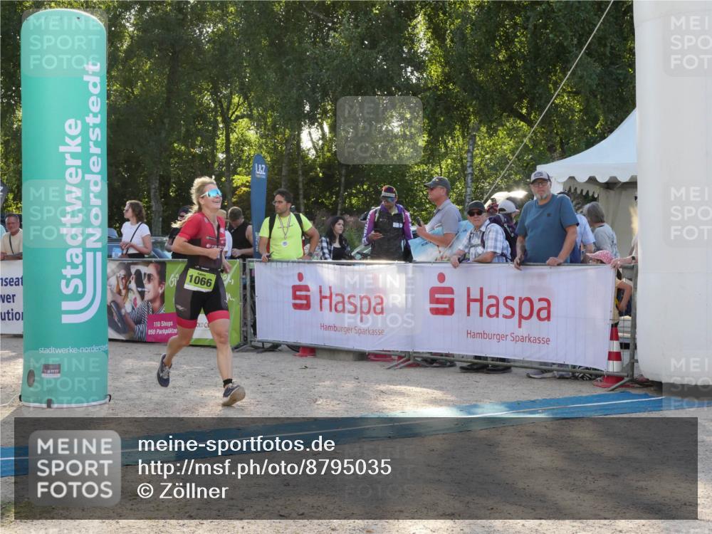 07.09.2025 - 19. Norderstedt Triathlon Zöllner http://msf.ph/oto/8795035 07.09.2025 16:56:42 Ziel 1066 meine-sportfotos.de