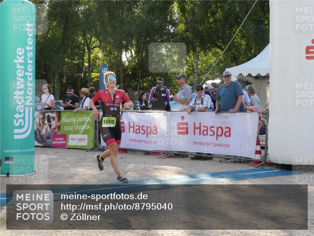 07.09.2025 - 19. Norderstedt Triathlon Zöllner http://msf.ph/oto/8795040 07.09.2025 16:56:43 Ziel 1066 meine-sportfotos.de