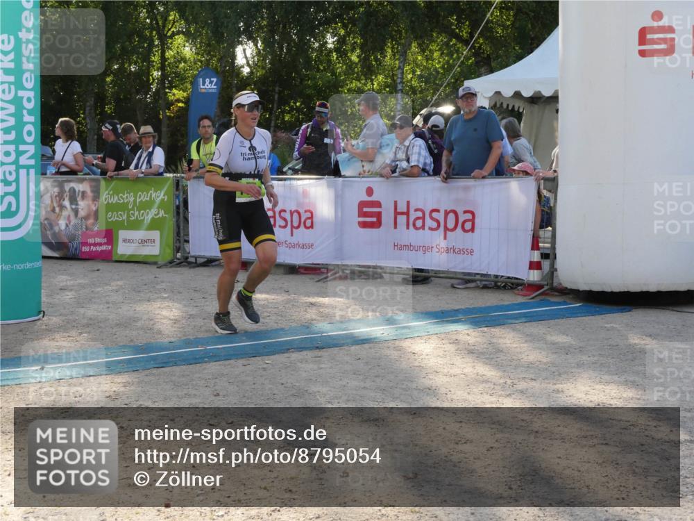 07.09.2025 - 19. Norderstedt Triathlon Zöllner http://msf.ph/oto/8795054 07.09.2025 16:56:54 Ziel 1107 meine-sportfotos.de