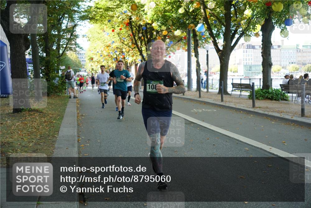 07.09.2025 - BARMER Alsterlauf Yannick Fuchs http://msf.ph/oto/8795060 07.09.2025 11:43:27 Laufen 1192, 108 meine-sportfotos.de