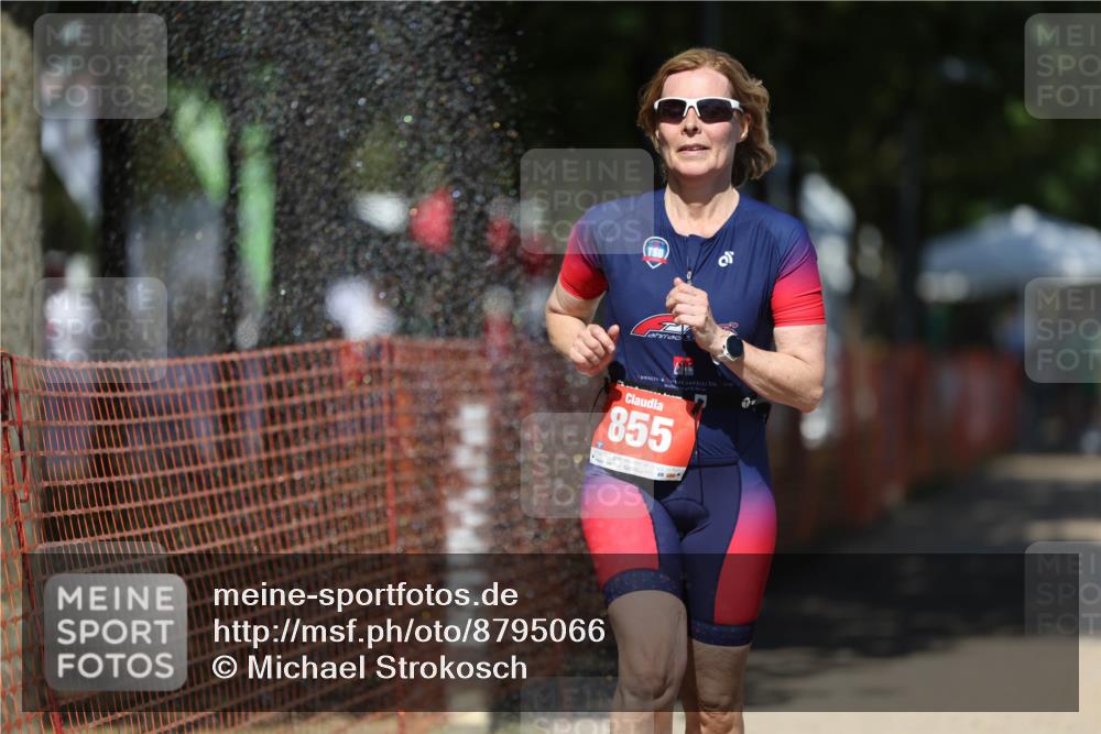 07.09.2025 - 19. Norderstedt Triathlon Michael Strokosch http://msf.ph/oto/8795066 07.09.2025 13:49:29 Laufen 855 meine-sportfotos.de