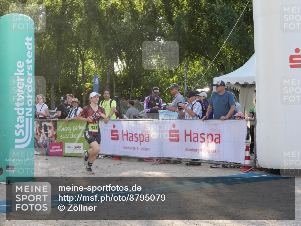 07.09.2025 - 19. Norderstedt Triathlon Zöllner http://msf.ph/oto/8795079 07.09.2025 16:57:36 Ziel 437, 1056 meine-sportfotos.de