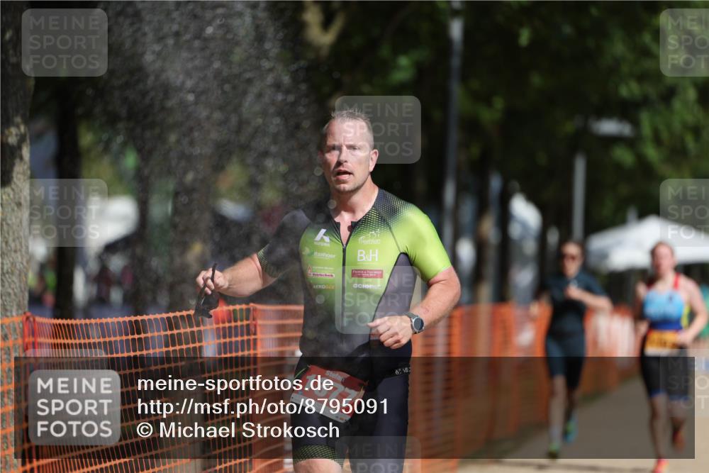 07.09.2025 - 19. Norderstedt Triathlon Michael Strokosch http://msf.ph/oto/8795091 07.09.2025 11:52:33 Laufen 1167, 1227, 1377 meine-sportfotos.de