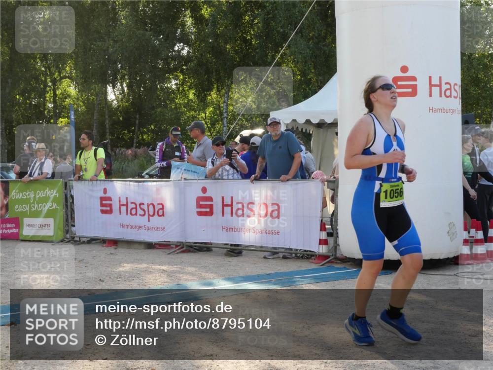 07.09.2025 - 19. Norderstedt Triathlon Zöllner http://msf.ph/oto/8795104 07.09.2025 16:57:38 Ziel 437, 1056 meine-sportfotos.de