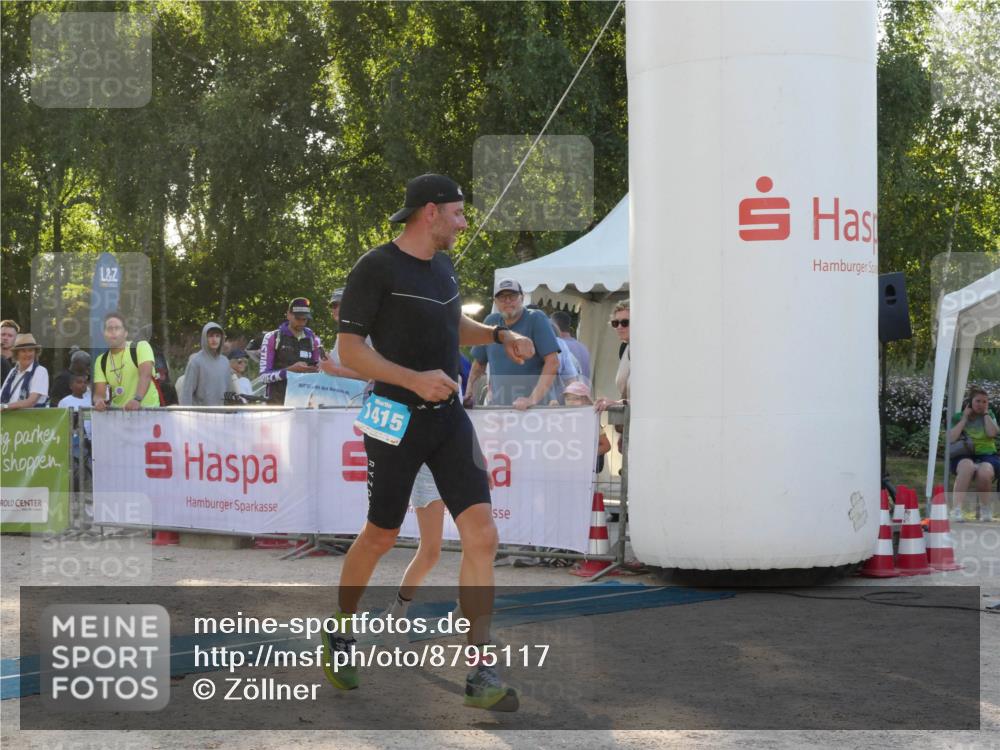 07.09.2025 - 19. Norderstedt Triathlon Zöllner http://msf.ph/oto/8795117 07.09.2025 16:57:55 Ziel 1415, 1516 meine-sportfotos.de