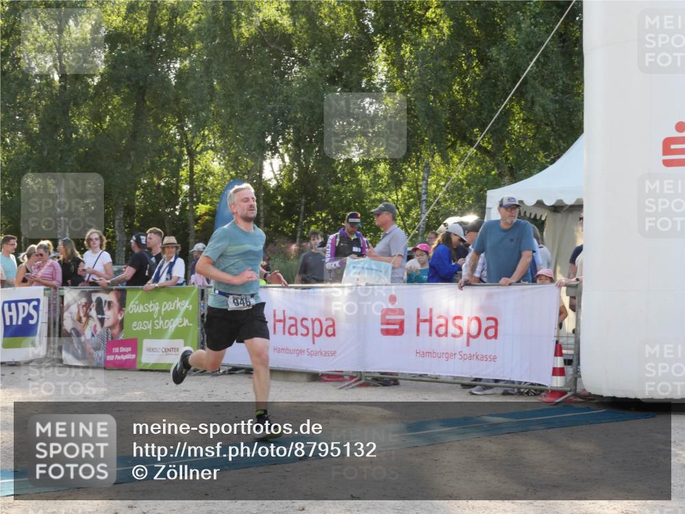 07.09.2025 - 19. Norderstedt Triathlon Zöllner http://msf.ph/oto/8795132 07.09.2025 16:58:09 Ziel 946 meine-sportfotos.de