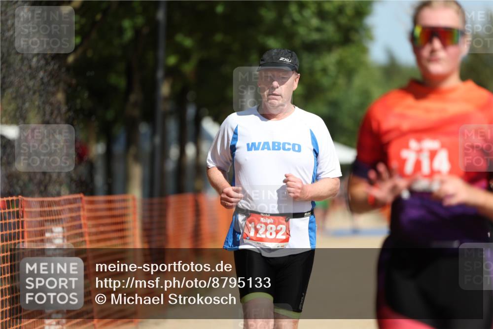 07.09.2025 - 19. Norderstedt Triathlon Michael Strokosch http://msf.ph/oto/8795133 07.09.2025 12:16:20 Laufen 186, 714, 1282 meine-sportfotos.de