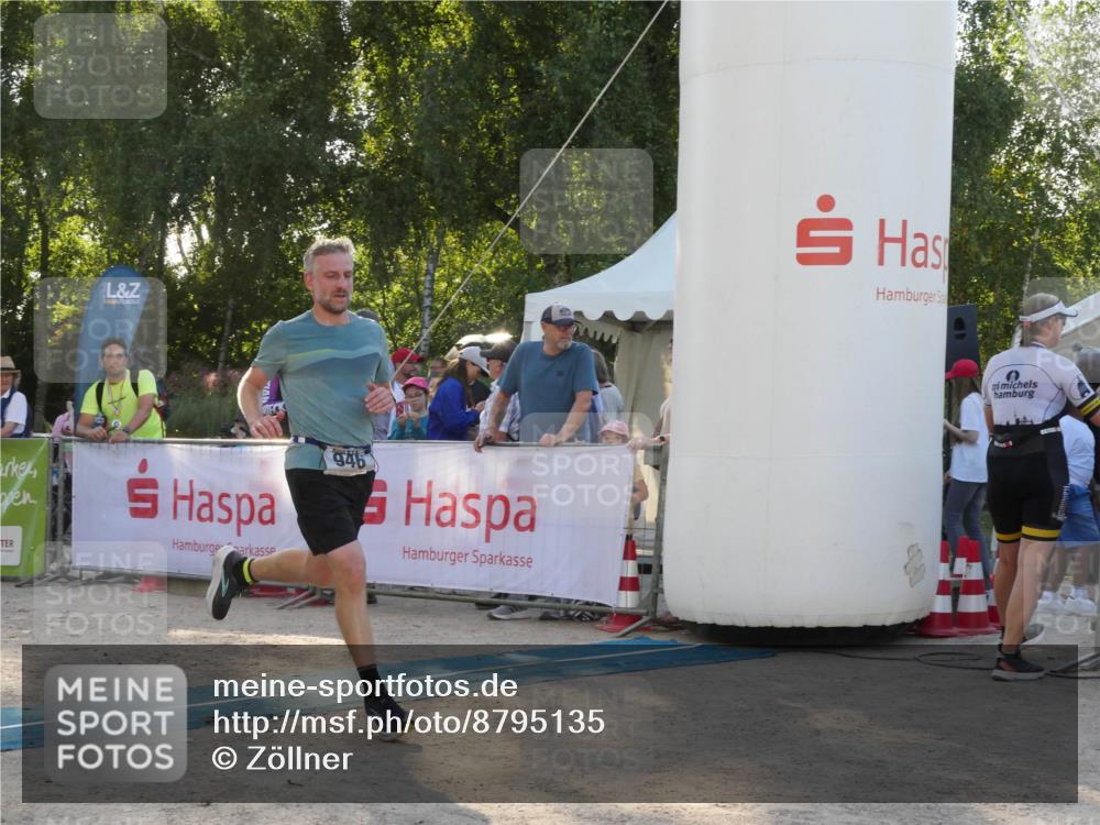 07.09.2025 - 19. Norderstedt Triathlon Zöllner http://msf.ph/oto/8795135 07.09.2025 16:58:09 Ziel 946 meine-sportfotos.de