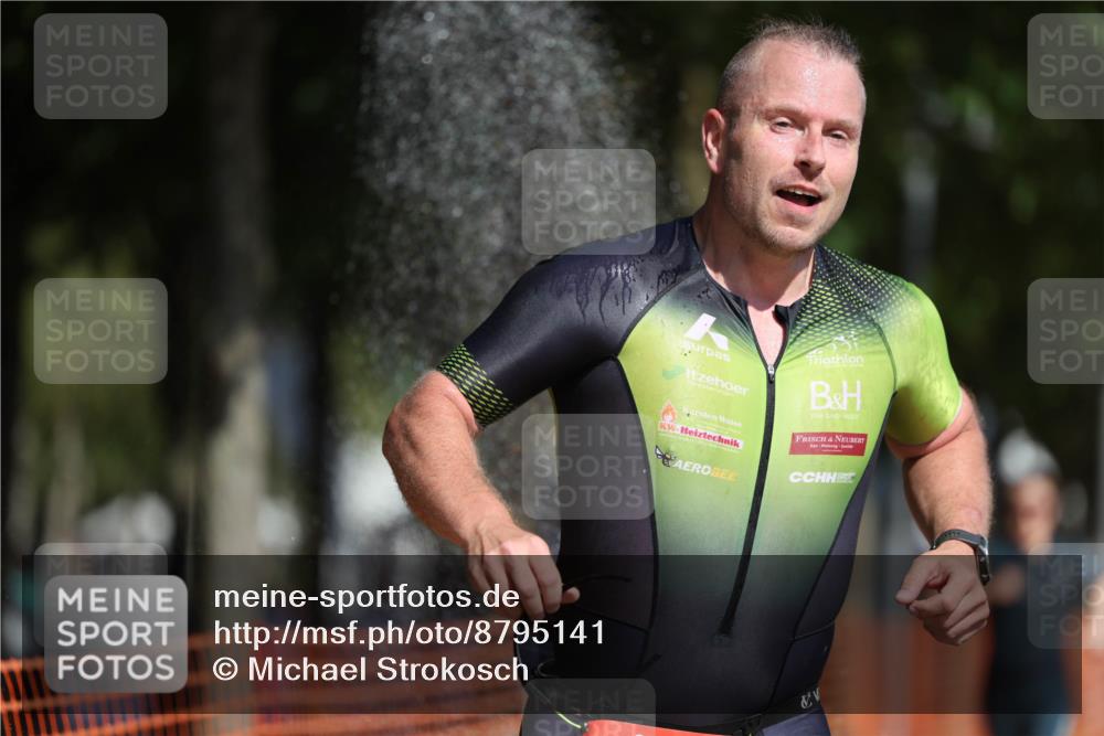 07.09.2025 - 19. Norderstedt Triathlon Michael Strokosch http://msf.ph/oto/8795141 07.09.2025 11:52:34 Laufen 1167, 1227, 1377 meine-sportfotos.de