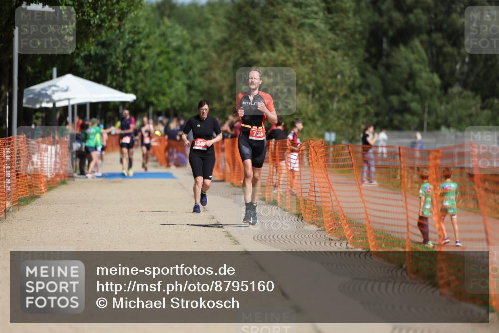 07.09.2025 - 19. Norderstedt Triathlon Michael Strokosch http://msf.ph/oto/8795160 07.09.2025 12:16:32 Laufen 736, 823 meine-sportfotos.de
