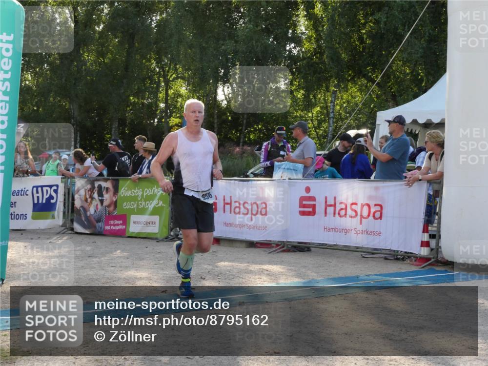 07.09.2025 - 19. Norderstedt Triathlon Zöllner http://msf.ph/oto/8795162 07.09.2025 16:58:37 Ziel 956 meine-sportfotos.de