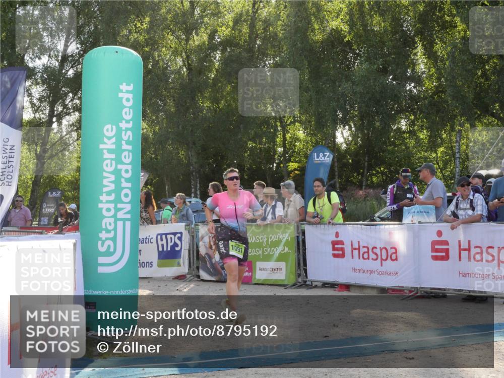 07.09.2025 - 19. Norderstedt Triathlon Zöllner http://msf.ph/oto/8795192 07.09.2025 16:58:47 Ziel 953, 1091 meine-sportfotos.de