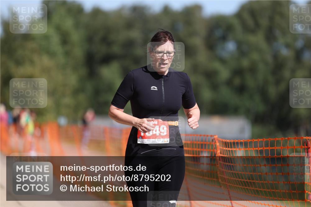 07.09.2025 - 19. Norderstedt Triathlon Michael Strokosch http://msf.ph/oto/8795202 07.09.2025 12:16:42 Laufen 736, 1349 meine-sportfotos.de