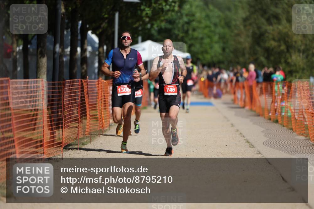 07.09.2025 - 19. Norderstedt Triathlon Michael Strokosch http://msf.ph/oto/8795210 07.09.2025 12:16:48 Laufen 746, 796, 1306 meine-sportfotos.de