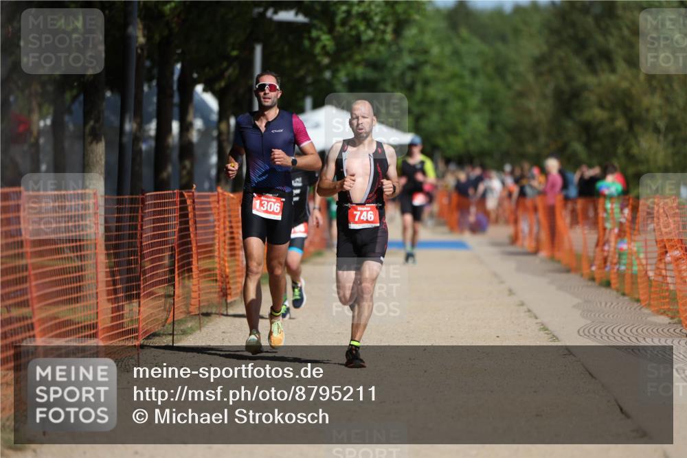 07.09.2025 - 19. Norderstedt Triathlon Michael Strokosch http://msf.ph/oto/8795211 07.09.2025 12:16:49 Laufen 746, 796, 1306 meine-sportfotos.de