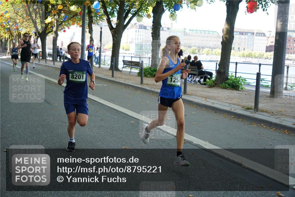 07.09.2025 - BARMER Alsterlauf Yannick Fuchs http://msf.ph/oto/8795221 07.09.2025 11:43:35 Laufen 8201, 1254 meine-sportfotos.de