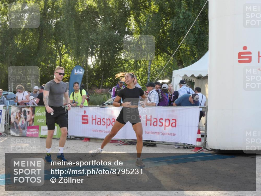 07.09.2025 - 19. Norderstedt Triathlon Zöllner http://msf.ph/oto/8795231 07.09.2025 16:58:58 Ziel 951 meine-sportfotos.de