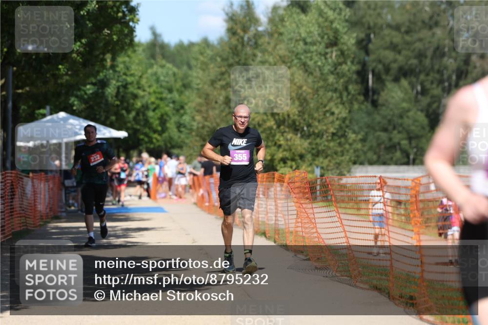 07.09.2025 - 19. Norderstedt Triathlon Michael Strokosch http://msf.ph/oto/8795232 07.09.2025 13:49:55 Laufen 353, 355, 1304 meine-sportfotos.de