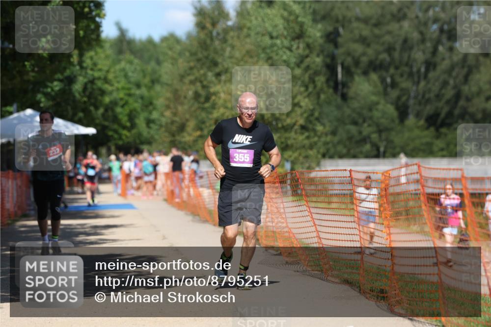 07.09.2025 - 19. Norderstedt Triathlon Michael Strokosch http://msf.ph/oto/8795251 07.09.2025 13:49:57 Laufen 232, 353, 355 meine-sportfotos.de