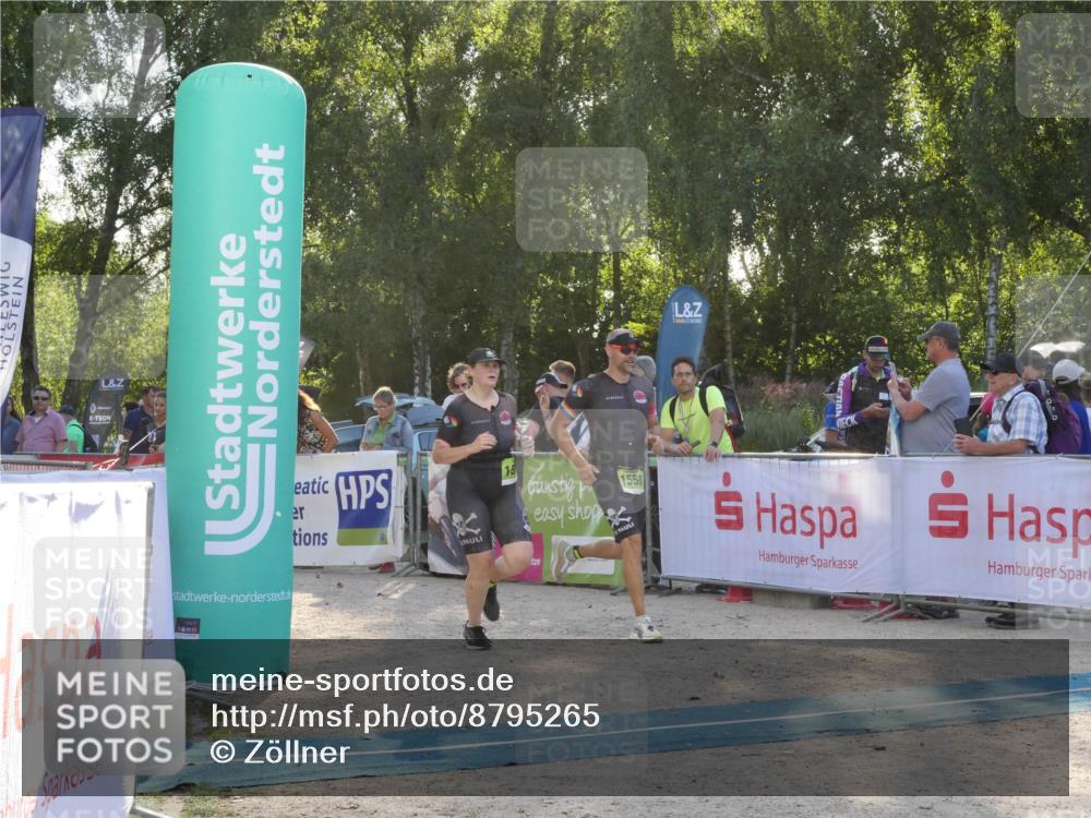 07.09.2025 - 19. Norderstedt Triathlon Zöllner http://msf.ph/oto/8795265 07.09.2025 16:59:06 Ziel 1558, 1560 meine-sportfotos.de