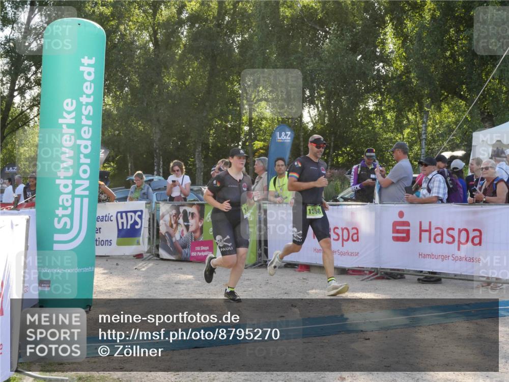 07.09.2025 - 19. Norderstedt Triathlon Zöllner http://msf.ph/oto/8795270 07.09.2025 16:59:06 Ziel 1558, 1560 meine-sportfotos.de