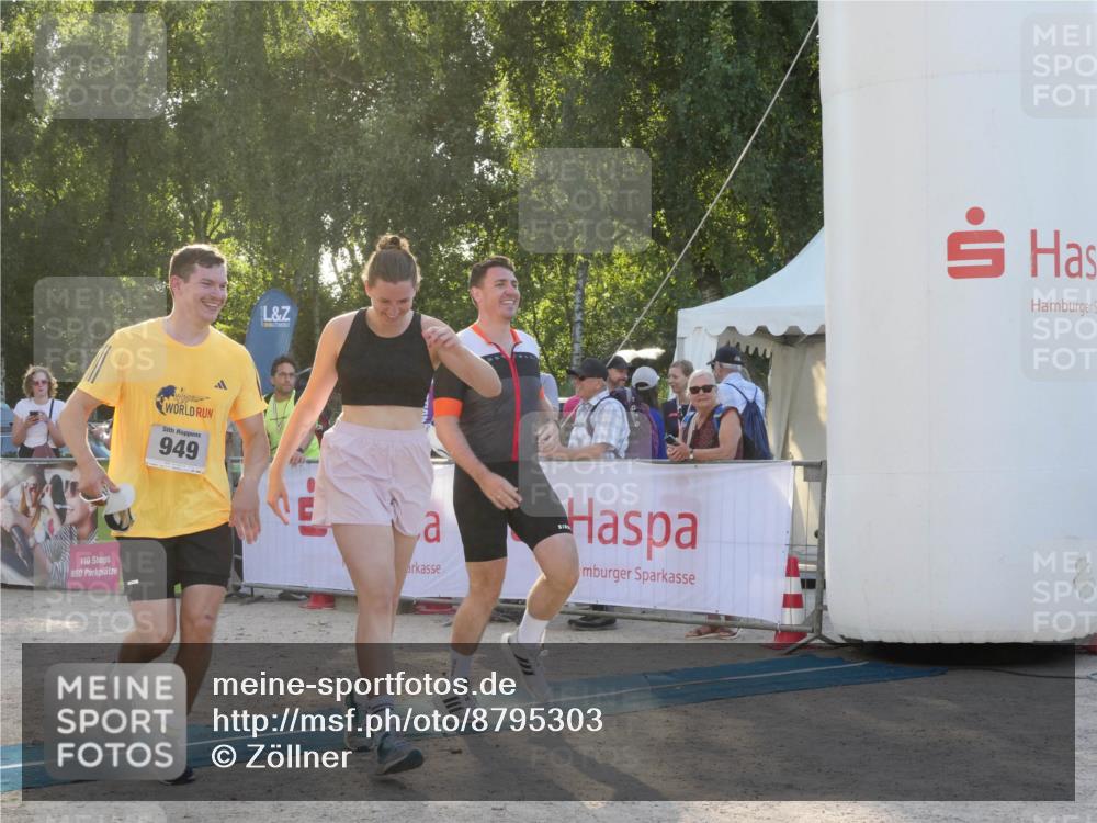 07.09.2025 - 19. Norderstedt Triathlon Zöllner http://msf.ph/oto/8795303 07.09.2025 16:59:16 Ziel 949 meine-sportfotos.de