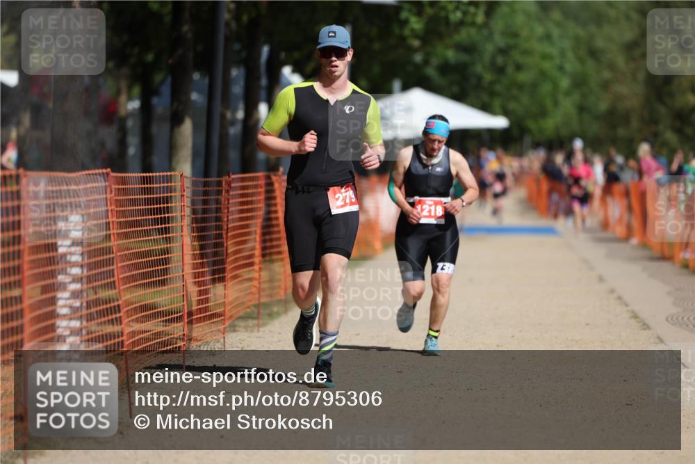 07.09.2025 - 19. Norderstedt Triathlon Michael Strokosch http://msf.ph/oto/8795306 07.09.2025 12:17:01 Laufen 279, 1218 meine-sportfotos.de