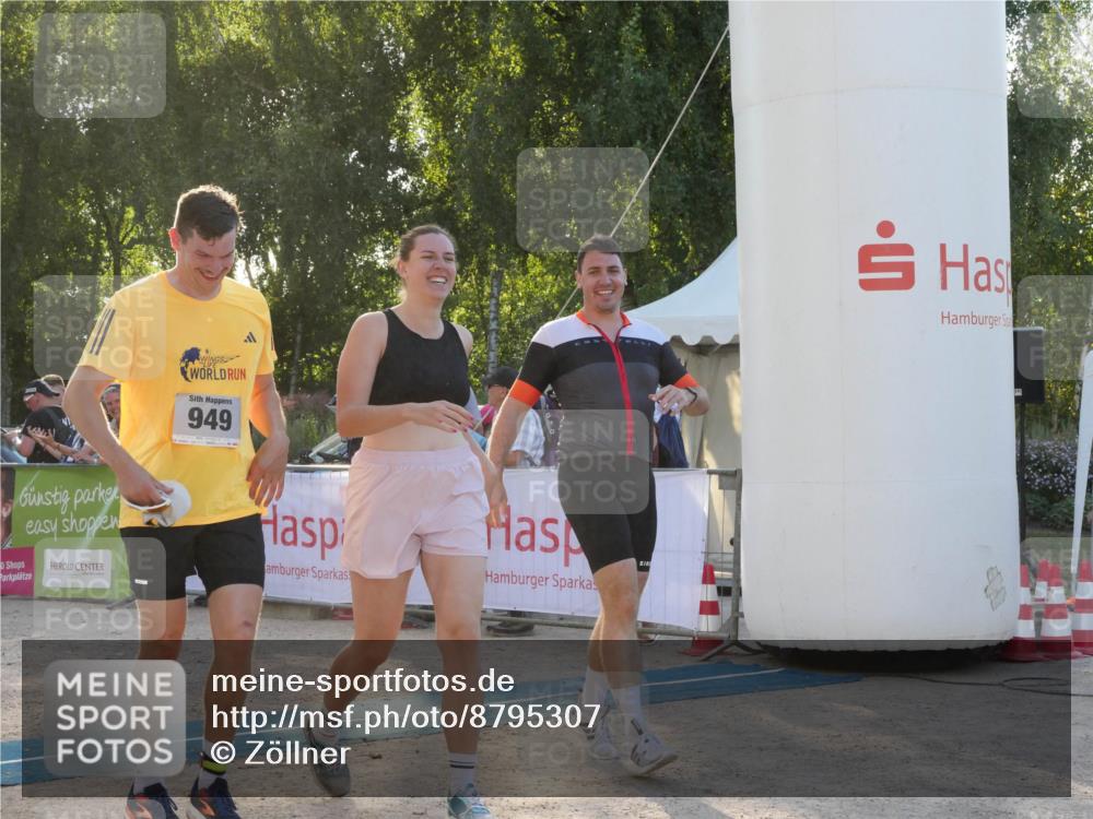 07.09.2025 - 19. Norderstedt Triathlon Zöllner http://msf.ph/oto/8795307 07.09.2025 16:59:16 Ziel 949 meine-sportfotos.de