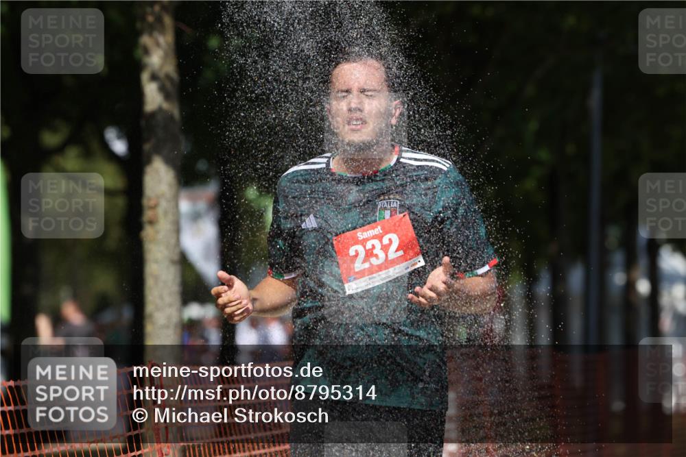 07.09.2025 - 19. Norderstedt Triathlon Michael Strokosch http://msf.ph/oto/8795314 07.09.2025 13:50:05 Laufen 232, 355 meine-sportfotos.de