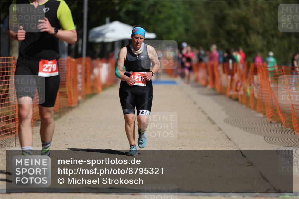 07.09.2025 - 19. Norderstedt Triathlon Michael Strokosch http://msf.ph/oto/8795321 07.09.2025 12:17:03 Laufen 279, 1218 meine-sportfotos.de