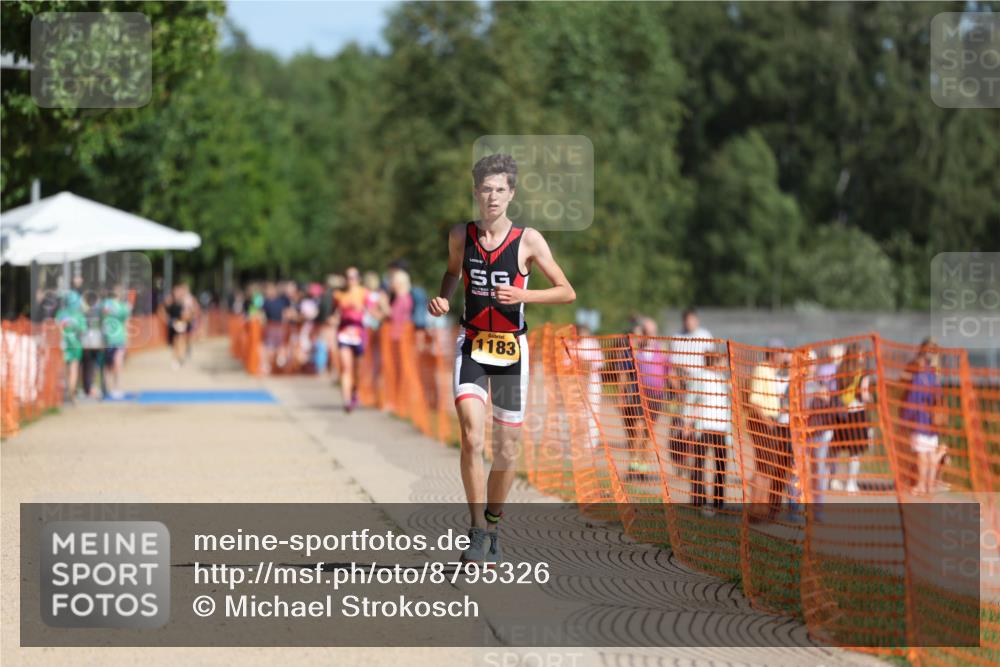 07.09.2025 - 19. Norderstedt Triathlon Michael Strokosch http://msf.ph/oto/8795326 07.09.2025 11:53:01 Laufen 1183 meine-sportfotos.de
