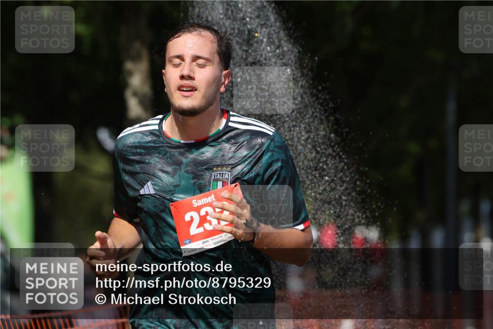 07.09.2025 - 19. Norderstedt Triathlon Michael Strokosch http://msf.ph/oto/8795329 07.09.2025 13:50:05 Laufen 232, 355 meine-sportfotos.de