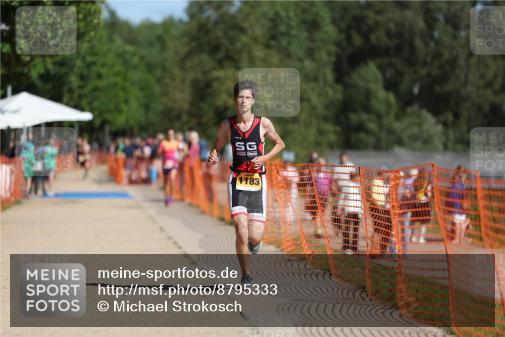 07.09.2025 - 19. Norderstedt Triathlon Michael Strokosch http://msf.ph/oto/8795333 07.09.2025 11:53:02 Laufen 1183 meine-sportfotos.de