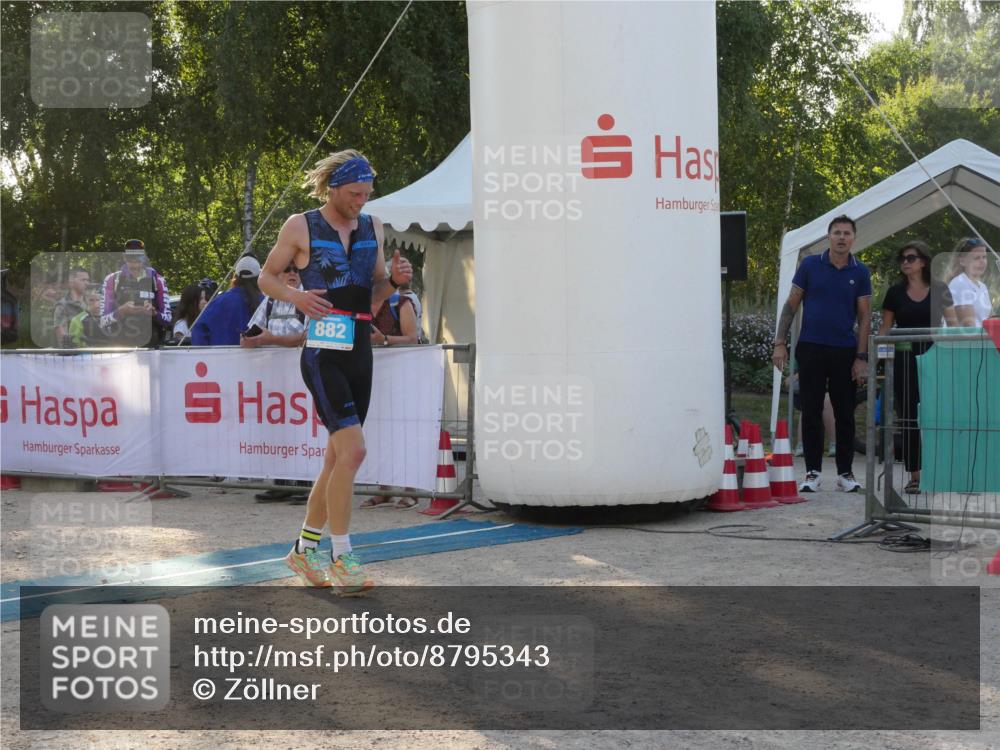 07.09.2025 - 19. Norderstedt Triathlon Zöllner http://msf.ph/oto/8795343 07.09.2025 16:59:30 Ziel 882 meine-sportfotos.de