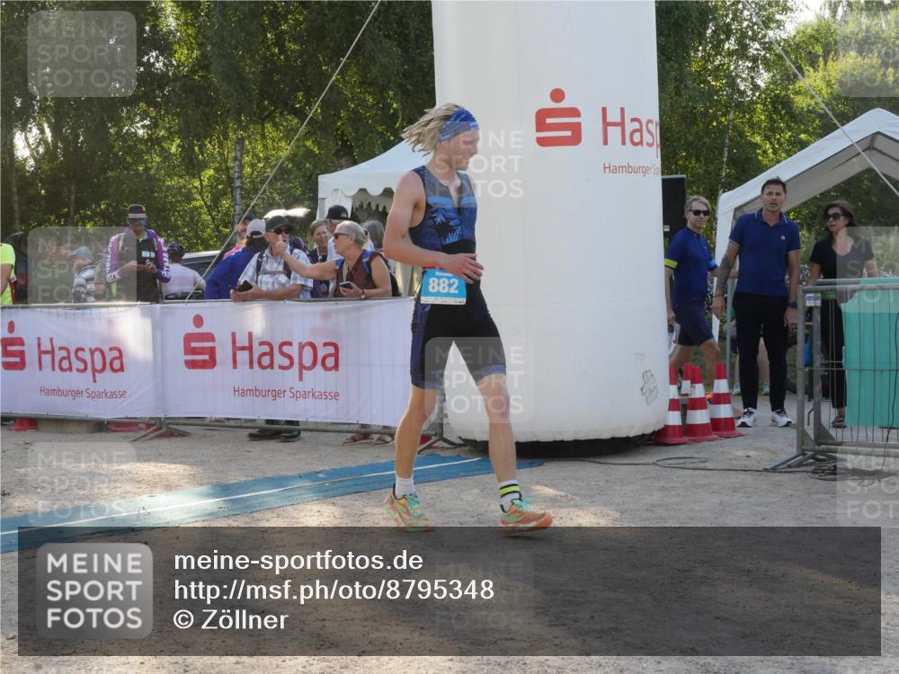 07.09.2025 - 19. Norderstedt Triathlon Zöllner http://msf.ph/oto/8795348 07.09.2025 16:59:30 Ziel 882 meine-sportfotos.de