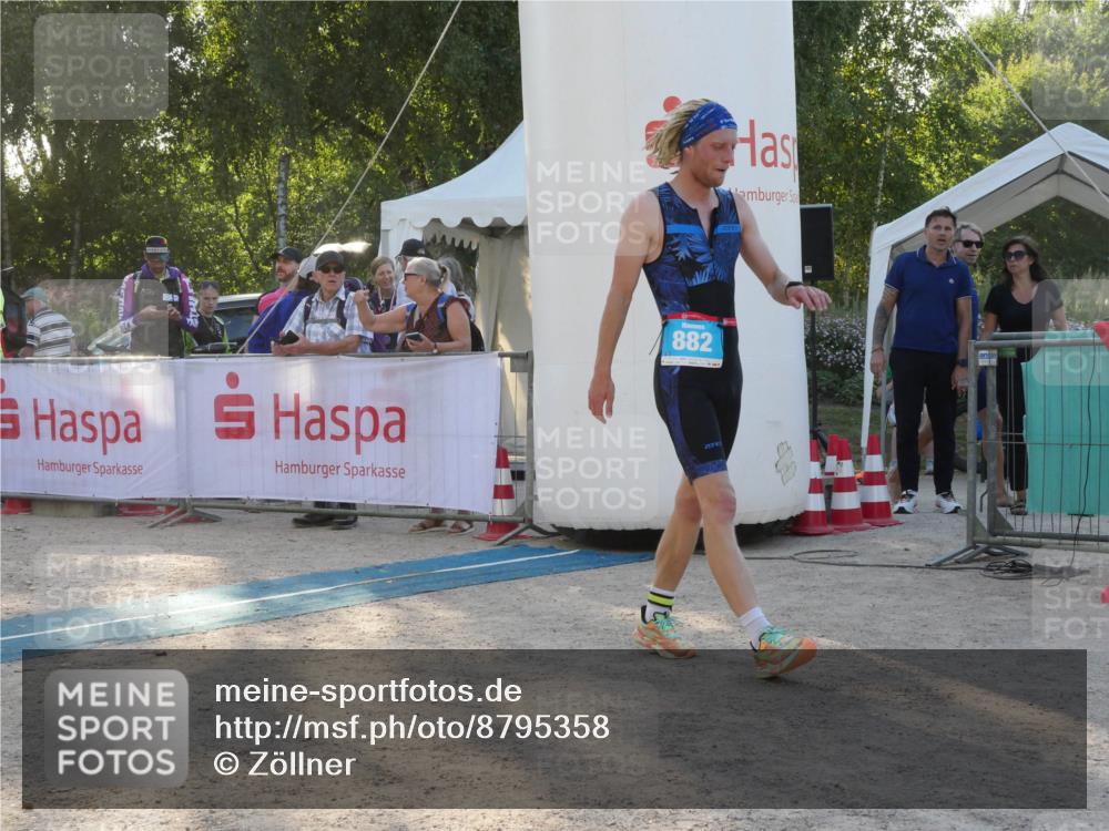 07.09.2025 - 19. Norderstedt Triathlon Zöllner http://msf.ph/oto/8795358 07.09.2025 16:59:31 Ziel 882 meine-sportfotos.de