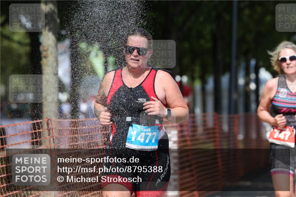 07.09.2025 - 19. Norderstedt Triathlon Michael Strokosch http://msf.ph/oto/8795388 07.09.2025 13:50:23 Laufen 160, 747, 1477 meine-sportfotos.de
