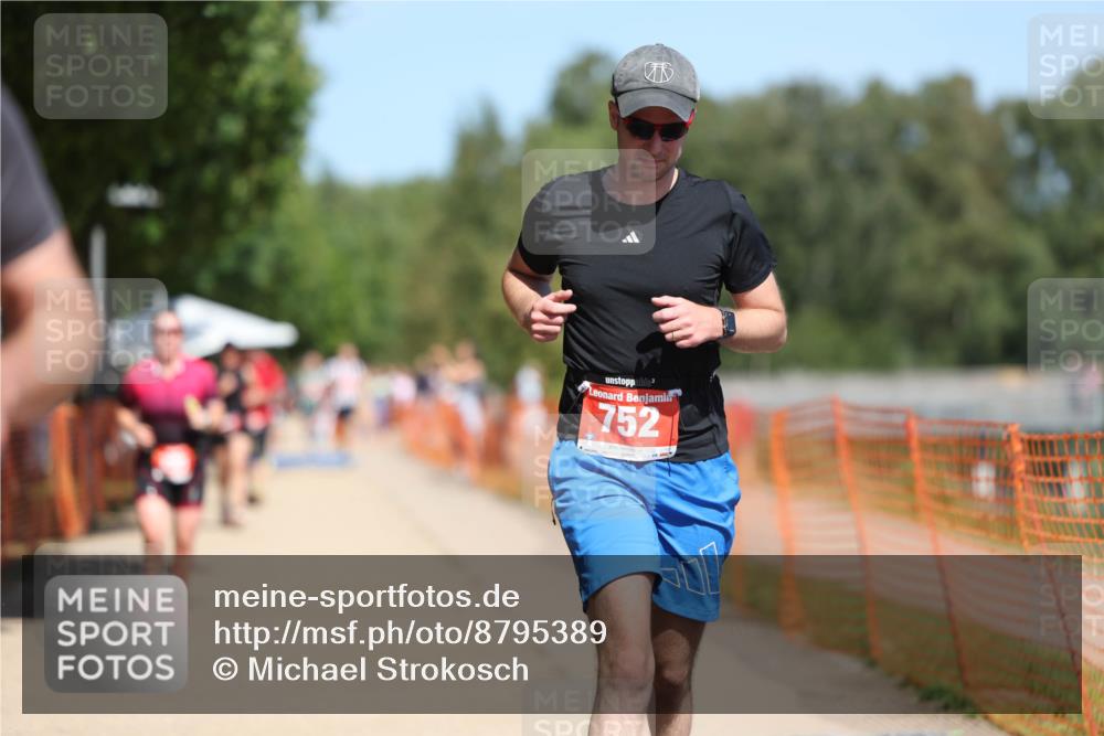 07.09.2025 - 19. Norderstedt Triathlon Michael Strokosch http://msf.ph/oto/8795389 07.09.2025 13:00:36 Laufen 295, 728, 752, 1382 meine-sportfotos.de