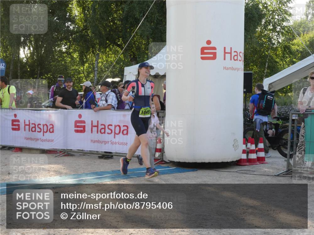 07.09.2025 - 19. Norderstedt Triathlon Zöllner http://msf.ph/oto/8795406 07.09.2025 17:00:00 Ziel 1045, 1568 meine-sportfotos.de
