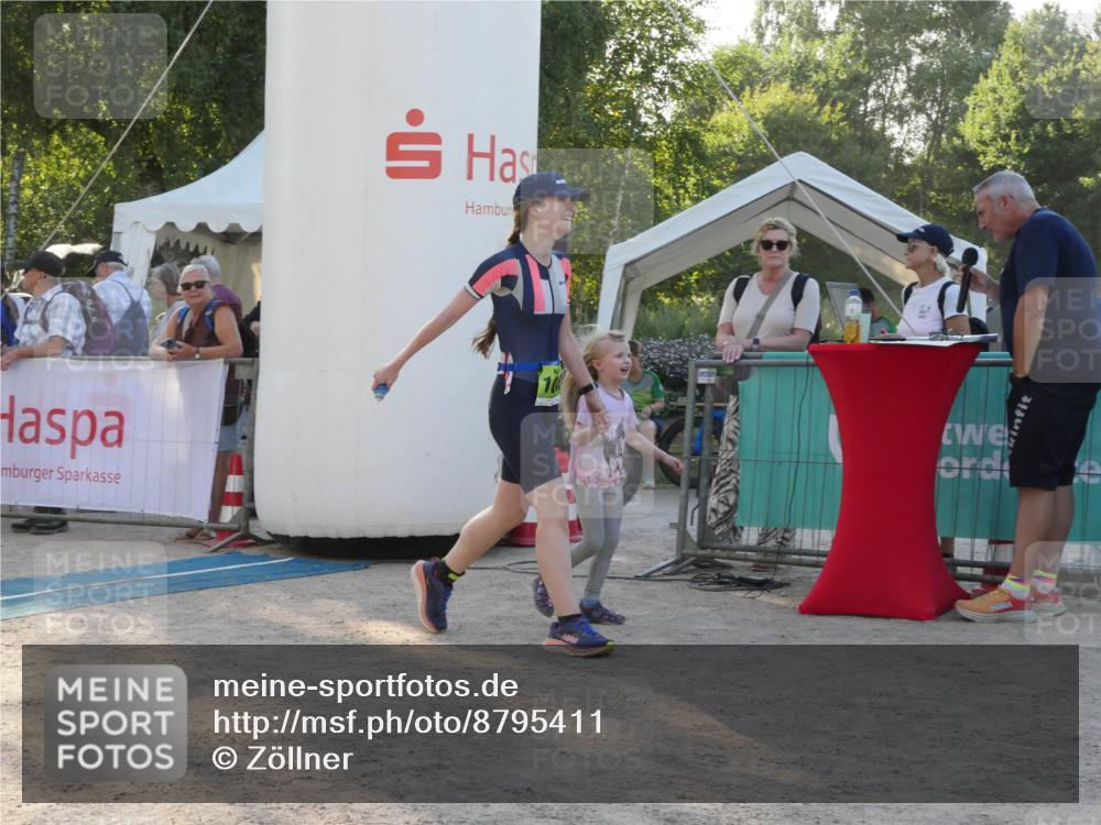 07.09.2025 - 19. Norderstedt Triathlon Zöllner http://msf.ph/oto/8795411 07.09.2025 17:00:01 Ziel 1045, 1568 meine-sportfotos.de