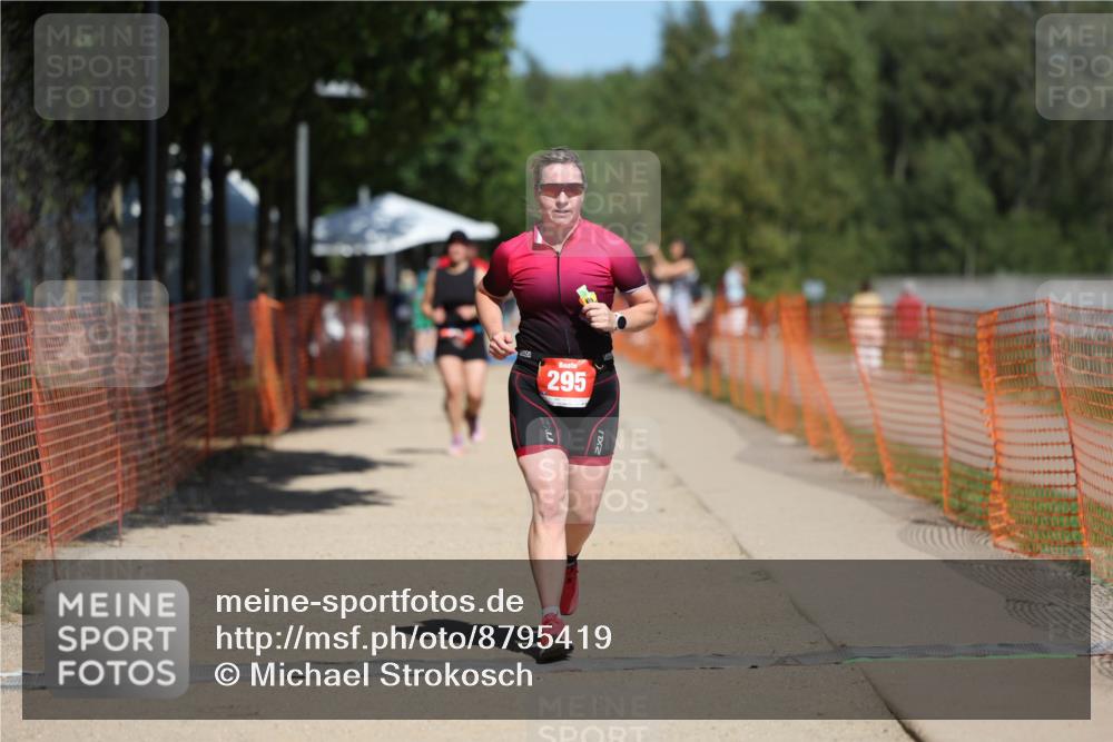 07.09.2025 - 19. Norderstedt Triathlon Michael Strokosch http://msf.ph/oto/8795419 07.09.2025 13:00:39 Laufen 295, 735, 752 meine-sportfotos.de