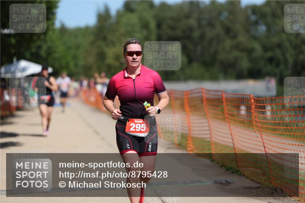 07.09.2025 - 19. Norderstedt Triathlon Michael Strokosch http://msf.ph/oto/8795428 07.09.2025 13:00:40 Laufen 295, 735 meine-sportfotos.de
