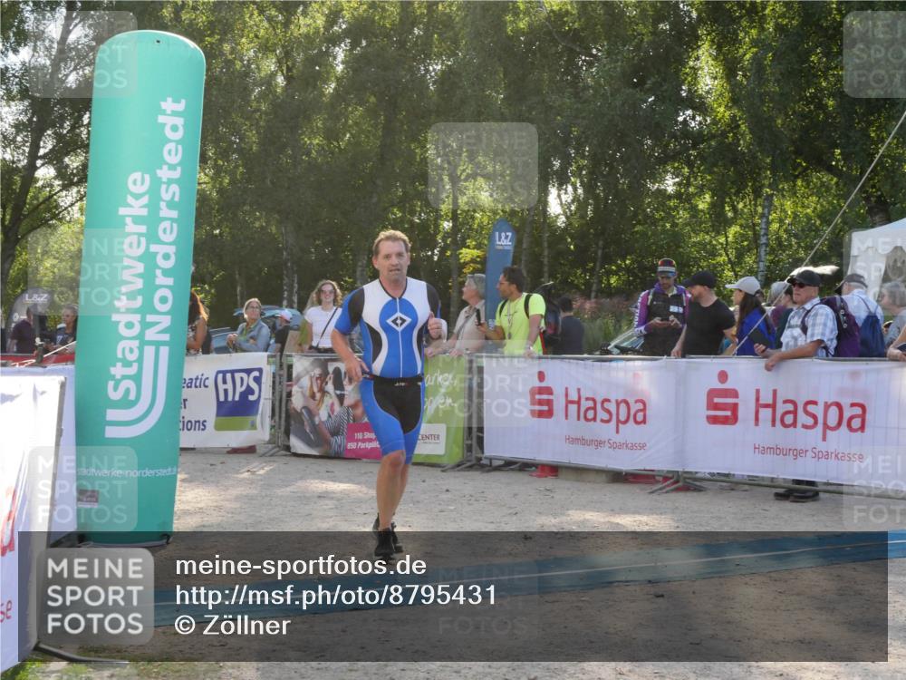 07.09.2025 - 19. Norderstedt Triathlon Zöllner http://msf.ph/oto/8795431 07.09.2025 17:00:03 Ziel 1045, 1568 meine-sportfotos.de