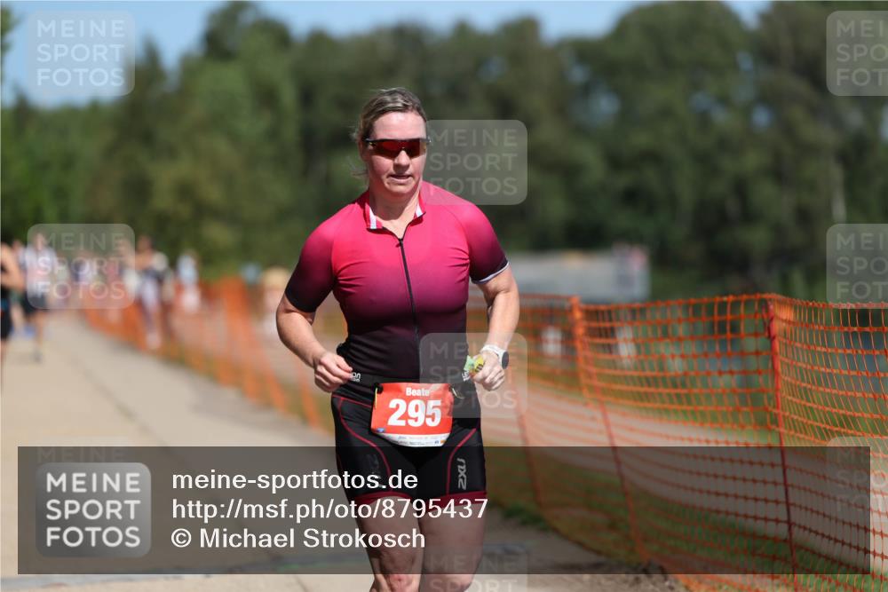 07.09.2025 - 19. Norderstedt Triathlon Michael Strokosch http://msf.ph/oto/8795437 07.09.2025 13:00:41 Laufen 295, 735 meine-sportfotos.de