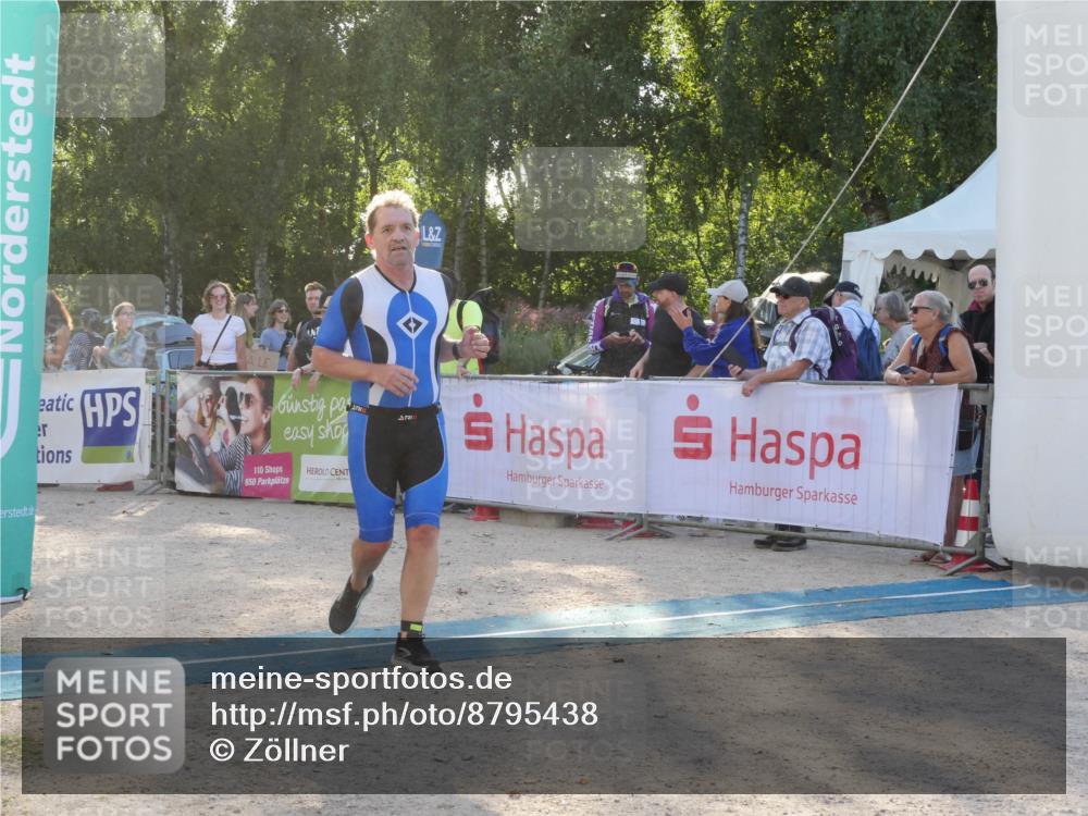 07.09.2025 - 19. Norderstedt Triathlon Zöllner http://msf.ph/oto/8795438 07.09.2025 17:00:04 Ziel 1045, 1568 meine-sportfotos.de
