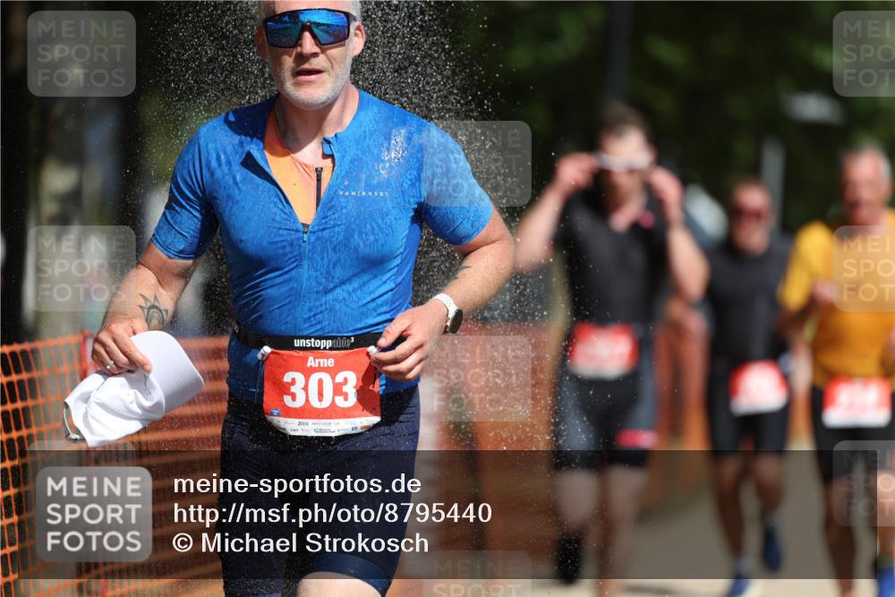 07.09.2025 - 19. Norderstedt Triathlon Michael Strokosch http://msf.ph/oto/8795440 07.09.2025 12:17:32 Laufen 234, 252, 303, 1357, 1394 meine-sportfotos.de