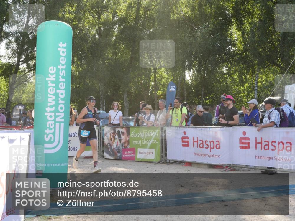 07.09.2025 - 19. Norderstedt Triathlon Zöllner http://msf.ph/oto/8795458 07.09.2025 17:00:08 Ziel 365, 932, 1568 meine-sportfotos.de