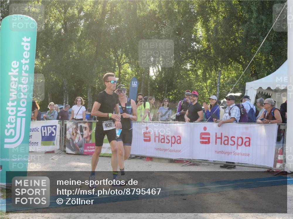 07.09.2025 - 19. Norderstedt Triathlon Zöllner http://msf.ph/oto/8795467 07.09.2025 17:00:09 Ziel 365, 932, 1568 meine-sportfotos.de