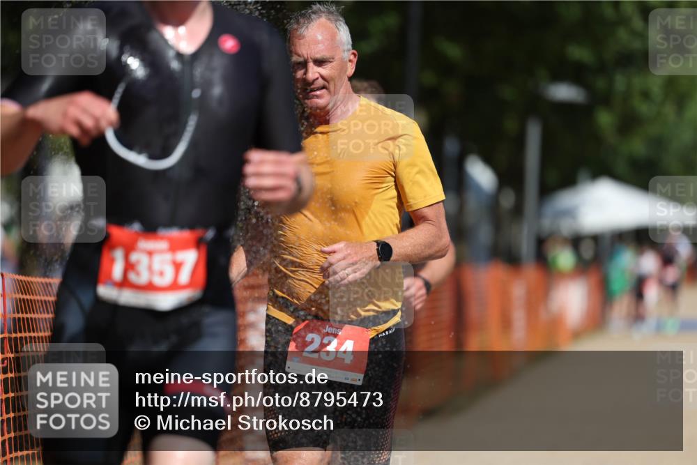07.09.2025 - 19. Norderstedt Triathlon Michael Strokosch http://msf.ph/oto/8795473 07.09.2025 12:17:35 Laufen 234, 252, 303, 1357 meine-sportfotos.de